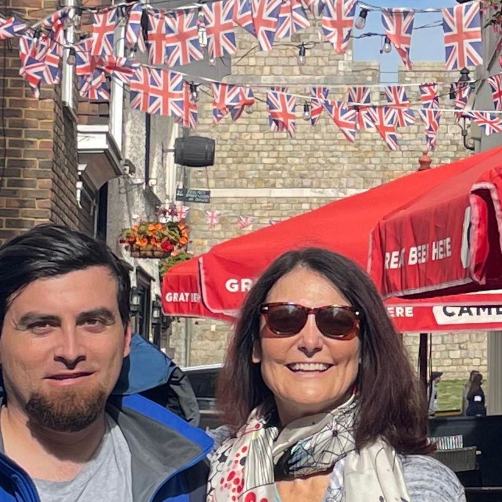 Meet your Posher, Leigh
